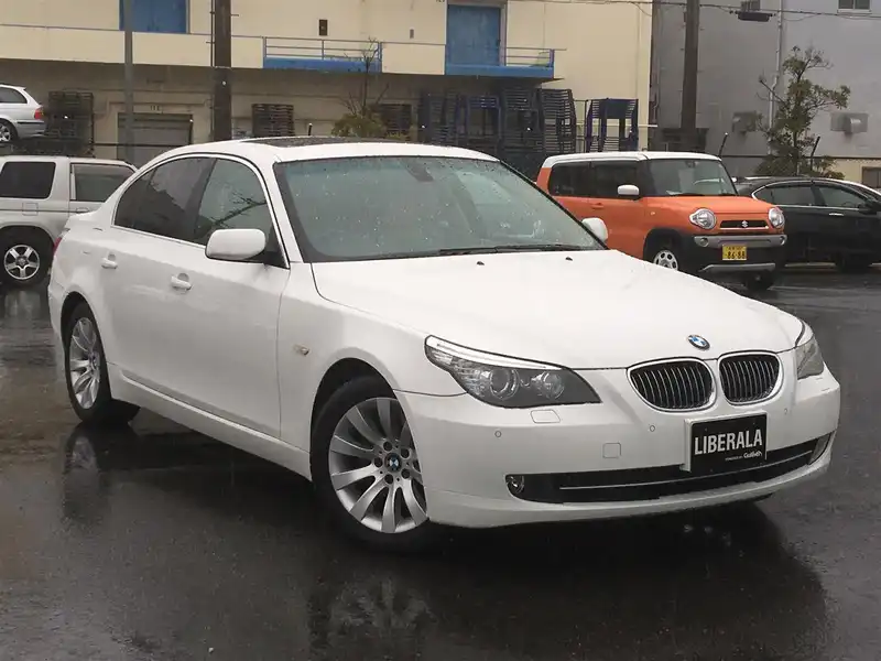 ５シリーズ ｂｍｗ Nu30 ５３０ｉ 平成19年6月 平成年1月 の新車 中古車カタログ装備スペック情報 中古車 のガリバー