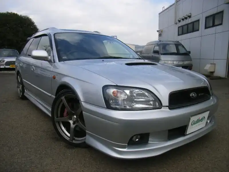 カタログ画像：レガシィツーリングワゴン（LEGACY TOURING WAGON） ＧＴ－Ｂ Ｅ－ｔｕｎｅⅡ 2002年5月 TA-BH5 2000cc プレミアムシルバー・メタリック 燃費10.6km / l  メイン（その他）