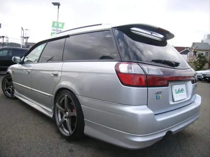 カタログ画像：レガシィツーリングワゴン（LEGACY TOURING WAGON） ＧＴ－Ｂ Ｅ－ｔｕｎｅⅡ 2002年5月 TA-BH5 2000cc プレミアムシルバー・メタリック 燃費10.6km / l  バック