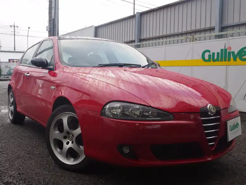 カタログ画像：アルファ１４７（ALFA 147） ブラックライン ２．０ ツインスパーク セレスピード 2006年6月 GH-937AB 2000cc アルファレッド（ソリッドカラー） 燃費9.5km / l  メイン