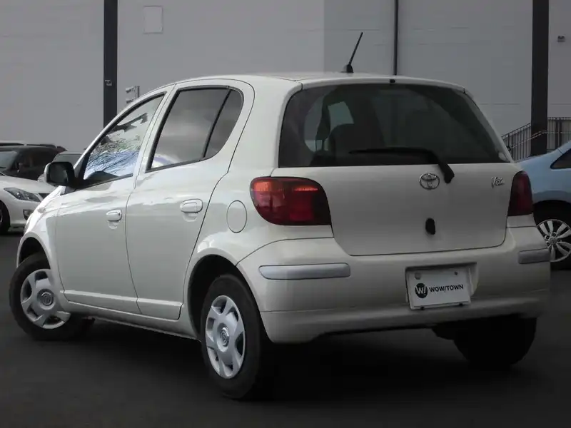 カタログ画像：ヴィッツ（VITZ） Ｕ Ｌパッケージ・ＮＥＯエディション 2004年5月 CBA-SCP13 1300cc ホワイトパールマイカ 燃費23.0km / l  バック