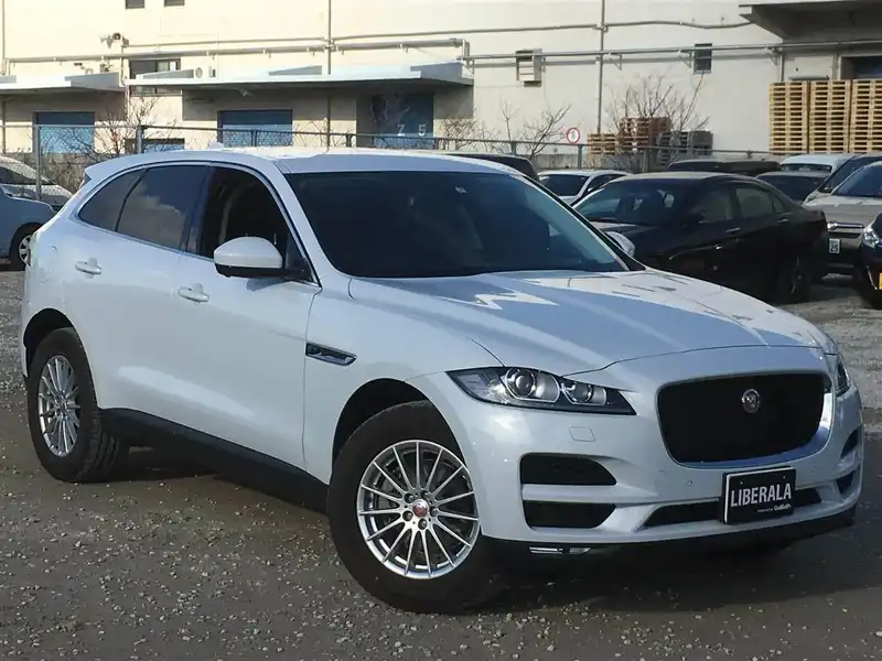 10114417 | カタログ画像：Ｆペイス（F-PACE） プレステージ 2017年12月 DBA-DC2XB 2000cc フジホワイト（ソリッド） メイン（その他）