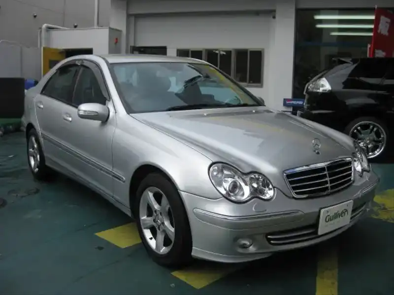 カタログ画像：Ｃクラス（C-CLASS） Ｃ２３０コンプレッサー スポーツエディション 2005年5月 GH-203040 1800cc イリジウムシルバー 燃費10.8km / l  メイン