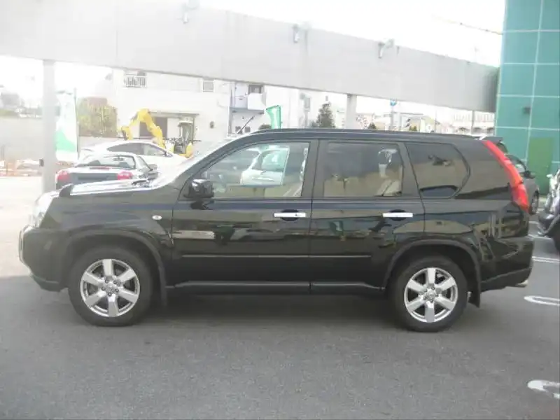 カタログ画像：エクストレイル（X-TRAIL） ２５Ｘｔ 2008年11月 CBA-TNT31 2500cc ダイヤモンドブラック（Ｐ） 燃費11.6km / l  外装