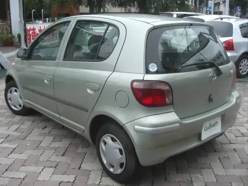 カタログ画像：ヴィッツ（VITZ） Ｂ エコパッケージ 2001年5月 TA-SCP10 1000cc ライトグリーンメタリック 燃費22.5km / l  バック