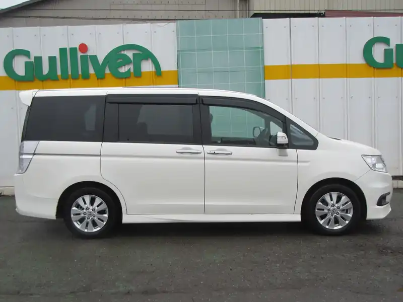 カタログ画像：ステップワゴンスパーダ（STEPWAGON SPADA） Ｚ ＨＤＤナビエディション 2011年8月 DBA-RK5 2000cc プレミアムホワイト・パール 燃費13.2km / l 外装