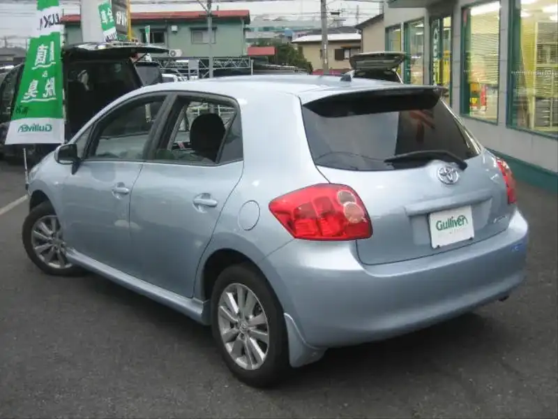 カタログ画像：オーリス（AURIS） １８０Ｇ Ｓパッケージ 2006年10月 DBA-ZRE152H 1800cc ライトブルーマイカメタリック 燃費15.6km / l  バック