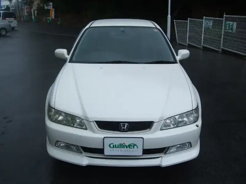 カタログ画像：アコード（ACCORD） プレミアムエディション 2002年5月 LA-CL3 2000cc タフタホワイト 燃費13.8km / l  フロント