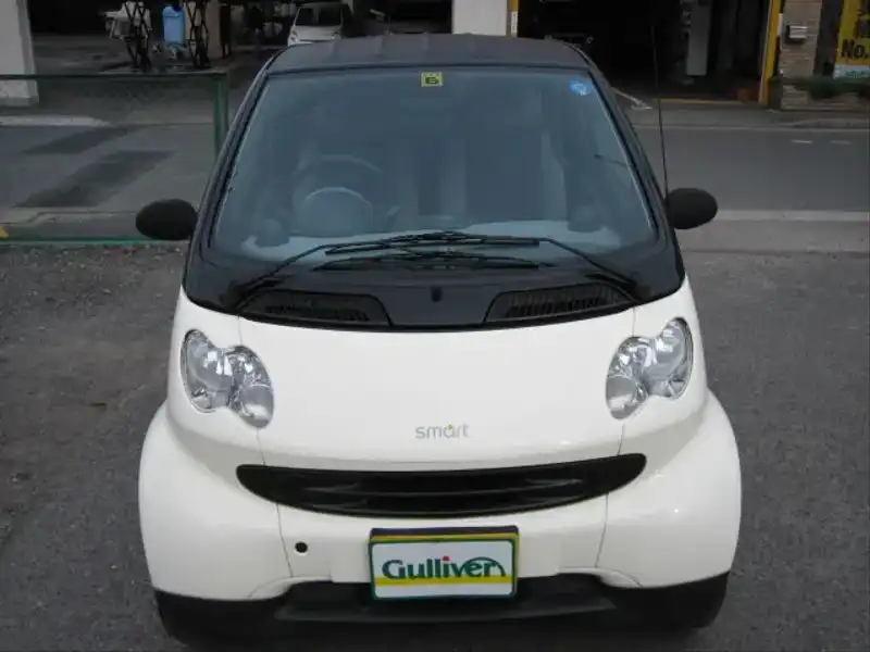 カタログ画像：スマートＫ（SMART K） リミテッド 2002年11月 GH-MC01K 600cc ライトホワイト 燃費19.0km / l  フロント