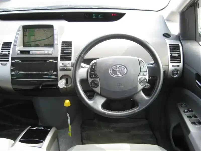 カタログ画像：プリウス（PRIUS） Ｓツーリングセレクション プレミアム 2004年8月 DAA-NHW20 1500cc ホワイトパールクリスタルシャイン 燃費30.0km / l  内装