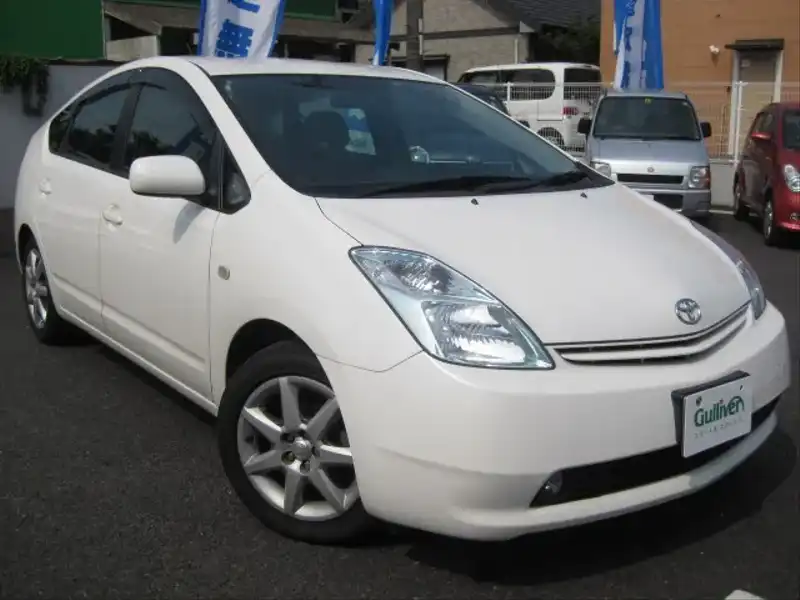 カタログ画像：プリウス（PRIUS） Ｓツーリングセレクション プレミアム 2004年8月 DAA-NHW20 1500cc ホワイトパールクリスタルシャイン 燃費30.0km / l  メイン（その他）