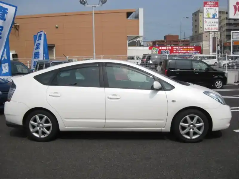 カタログ画像：プリウス（PRIUS） Ｓツーリングセレクション プレミアム 2004年8月 DAA-NHW20 1500cc ホワイトパールクリスタルシャイン 燃費30.0km / l  外装