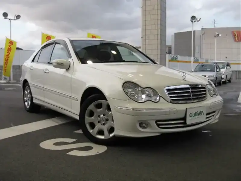 カタログ画像：Ｃクラス（C-CLASS） Ｃ２００コンプレッサー 2006年3月 DBA-203042 1800cc アラバスターホワイト（Ｓ） 燃費11.4km / l  メイン