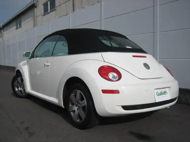 10044649 | カタログ画像：ニュービートルカブリオレ（NEW BEETLE CABRIOLET） ＬＺ 2007年9月 ABA-1YAZJ 2000cc カンパネーラホワイト バック