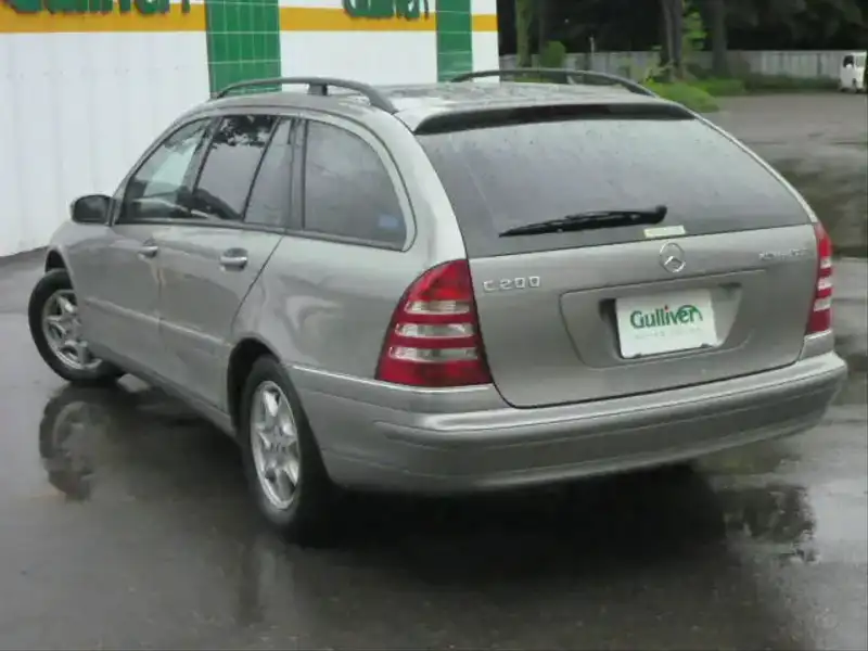 カタログ画像：Ｃクラスステーションワゴン（C-CLASS STATIONWAGON） Ｃ２００コンプレッサー ステーションワゴン リミテッド 2004年1月 GH-203242 1800cc キューバナイトシルバー 燃費10.6km / l  バック