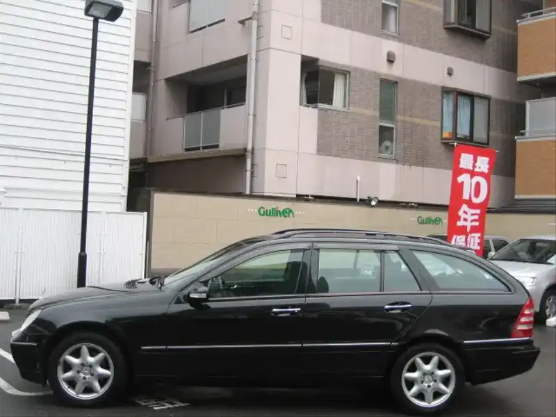 カタログ画像：Ｃクラスステーションワゴン（C-CLASS STATIONWAGON） Ｃ２４０ ４マチック ステーションワゴン 2004年6月 GH-203281 2600cc エメラルドブラックorオブシディアンブラックorダイヤモンドブラック 燃費8.7km / l  外装