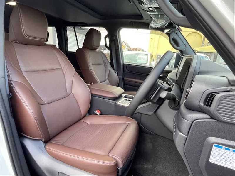 カタログ画像：ランドクルーザー２５０（LAND CRUISER 250） ＺＸ 2024年4月 3DA-GDJ250W 2800cc プラチナホワイトパールマイカ 燃費11.0km / l フロント