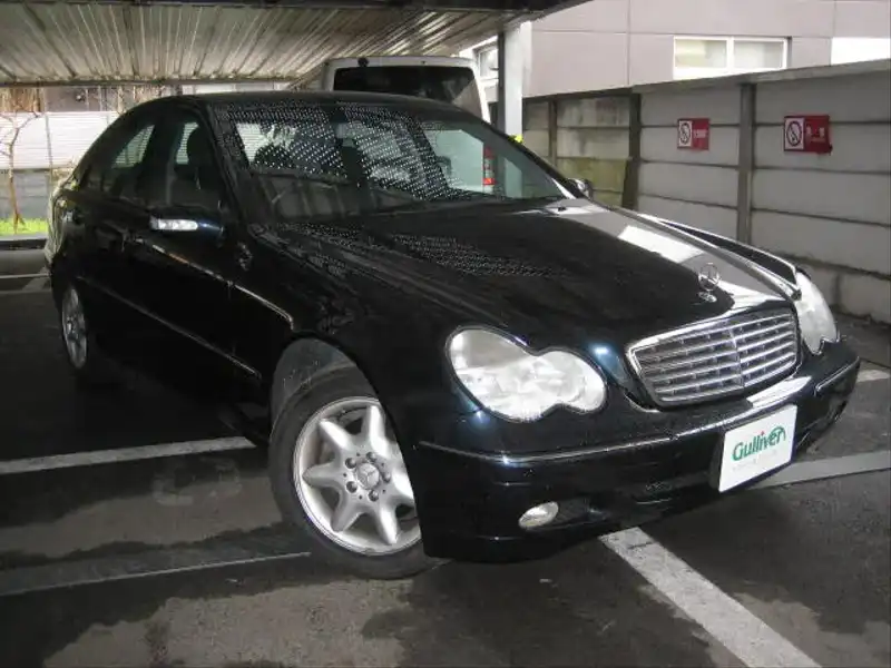 カタログ画像：Ｃクラス（C-CLASS） Ｃ２４０スポーツライン 2001年7月 GF-203061 2600cc 燃費9.5km / l  メイン