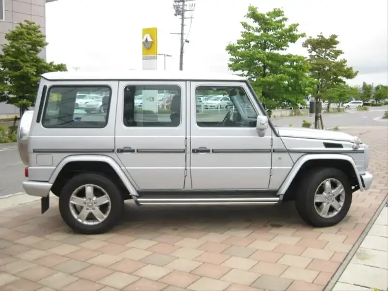 カタログ画像：Ｇクラス（G-CLASS） Ｇ５００ ロング 2004年9月 GH-463248 5000cc ブリリアントシルバー（Ｍ）orキューバナイトシルバー（Ｍ） 燃費5.7km / l  外装