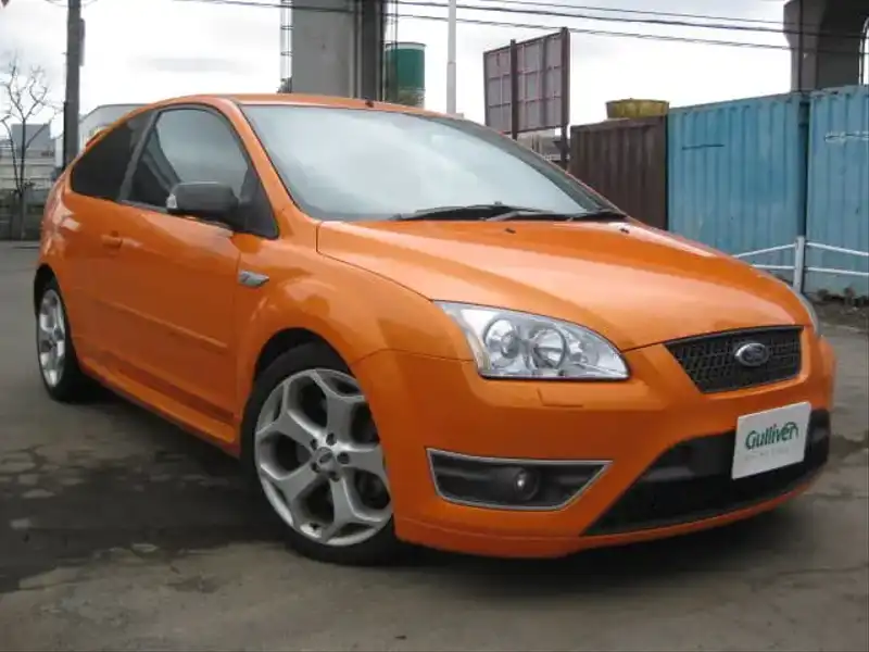 カタログ画像：フォーカス（FOCUS） フォーカスＳＴ 2006年7月 GH-WF0HYD 2500cc エレクトリックオレンジ メイン