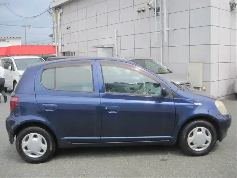 カタログ画像：ヴィッツ（VITZ） Ｕ 2000年12月 TA-NCP15 1300cc ダークブルーマイカメタリック 燃費18.2km / l  外装