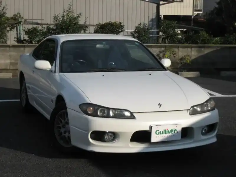 カタログ画像：シルビア（SILVIA） スペックＳ 1999年1月 GF-S15 2000cc パールホワイト（３Ｐ） 燃費10.0km / l  メイン（その他）