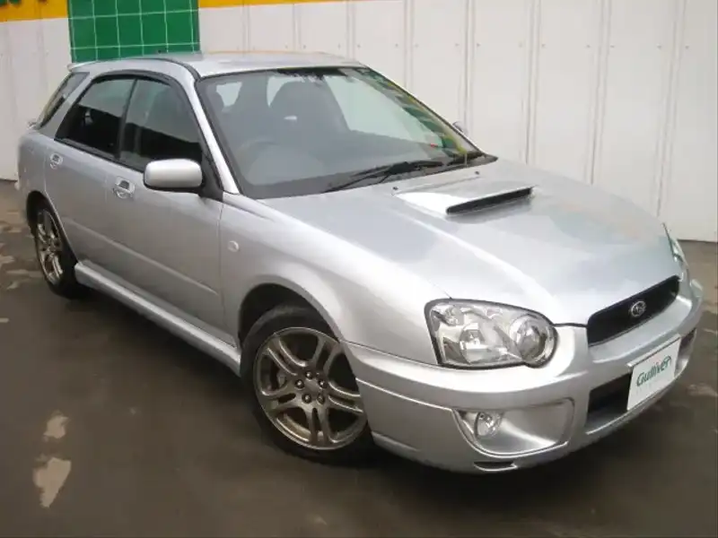 カタログ画像：インプレッサスポーツワゴン（IMPREZA SPORTS WAGON） ＷＲＸ 2003年9月 TA-GGA 2000cc プレミアムシルバー・メタリック 燃費11.4km / l  メイン