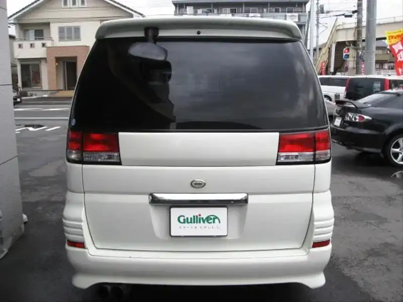 カタログ画像：エルグランド（ELGRAND） ハイウェイスター ７人乗り 2001年5月 GH-APWE50 3500cc ホワイトパール（３Ｐ）ｏｒホワイトパール（３Ｐ）（Ｓ．Ｆ．Ｈ．Ｃ） 燃費7.0km / l  バック