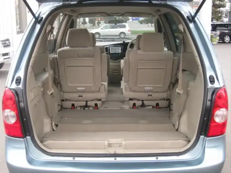 カタログ画像：ＭＰＶ（MPV） Ｇ 2004年9月 CBA-LW3W 2300cc レイザーブルーメタリック 燃費11.6km / l  内装