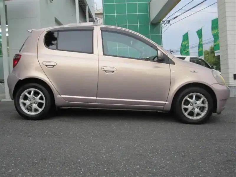 カタログ画像：ヴィッツ（VITZ） Ｕ ユーロスポーツエディション ペールローズバージョン 2000年6月 GH-NCP10 1300cc ペールローズメタリックオパール 燃費18.0km / l  外装