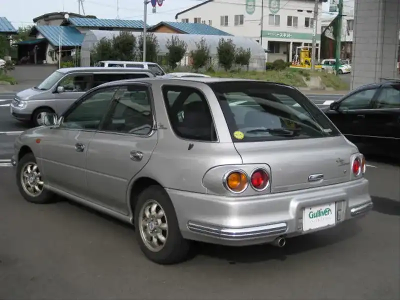 カタログ画像：インプレッサスポーツワゴン（IMPREZA SPORTS WAGON） カサブランカ 1999年9月 GF-GF1 1500cc アークティックシルバー・メタリック 燃費14.0km / l  バック