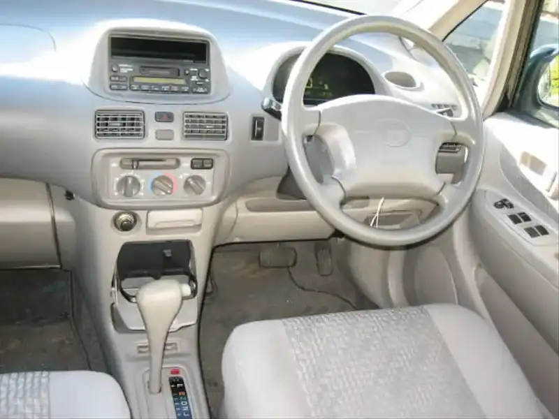 カタログ画像：カローラスパシオ（COROLLA SPACIO） Ｖパッケージ 1999年4月 GF-AE115N 1800cc イエローグリーンメタリックオパール 燃費11.4km / l  内装