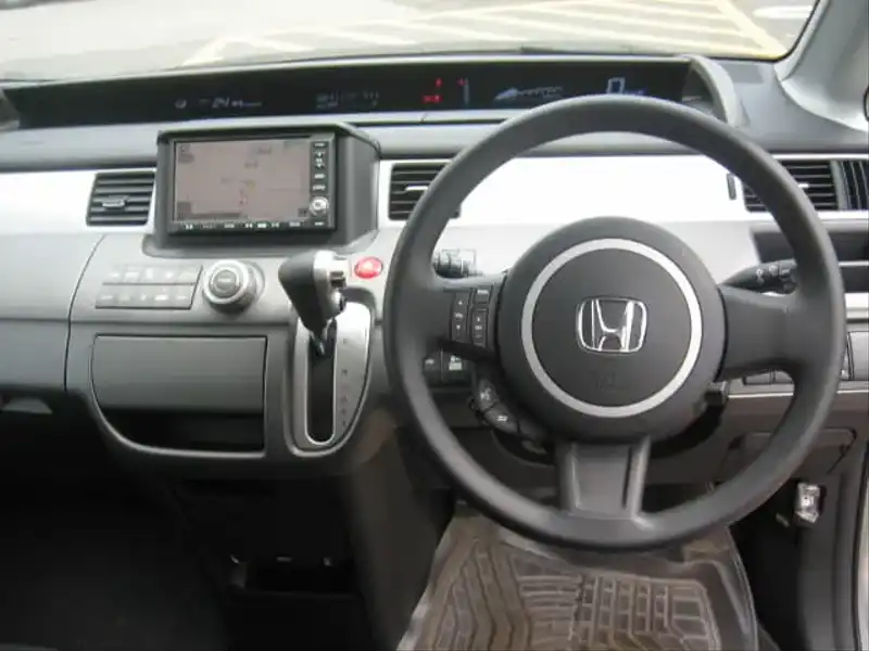 カタログ画像：ステップワゴン（STEPWAGON） Ｇ サイドリフトアップシート車 2009年3月 DBA-RG1 2000cc アラバスターシルバー・メタリック 燃費12.6km / l  内装