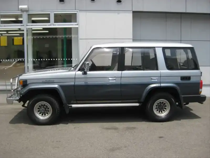 カタログ画像：ランドクルーザー７０（LAND CRUISER 70） ＺＸ ４ドア 1992年8月 U-HZJ77HV 4200cc フィールドランナー・トーニング 外装