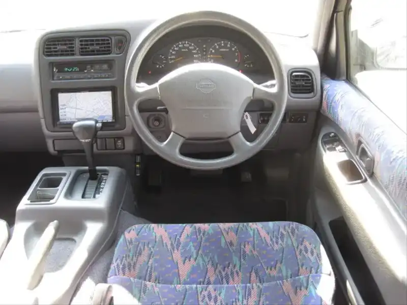 カタログ画像：セレナ（SERENA） キタキツネ 専用フロントオーバーライダー無車 1997年1月 KD-KVC23 2000cc 内装