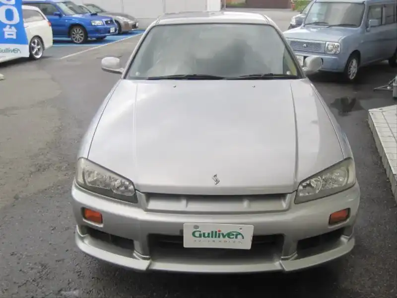 カタログ画像：スカイライン（SKYLINE） ２５ＧＴ－Ｖ 1999年2月 GF-ER34 2500cc ソニックシルバー（Ｍ） 燃費11.0km / l  フロント