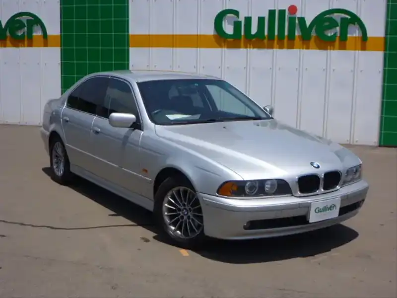 カタログ画像：５シリーズ（5 SERIES） ５２５ｉハイラインパッケージ 2002年6月 GH-DT25 2500cc チタン・シルバー 燃費8.4km / l  メイン（その他）