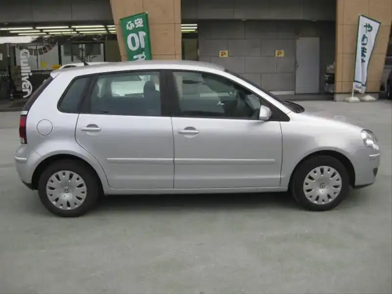 カタログ画像：ポロ（POLO） ポロ ファイン 2007年8月 GH-9NBKY 1400cc リフレックスシルバーメタリック 燃費14.4km / l  外装