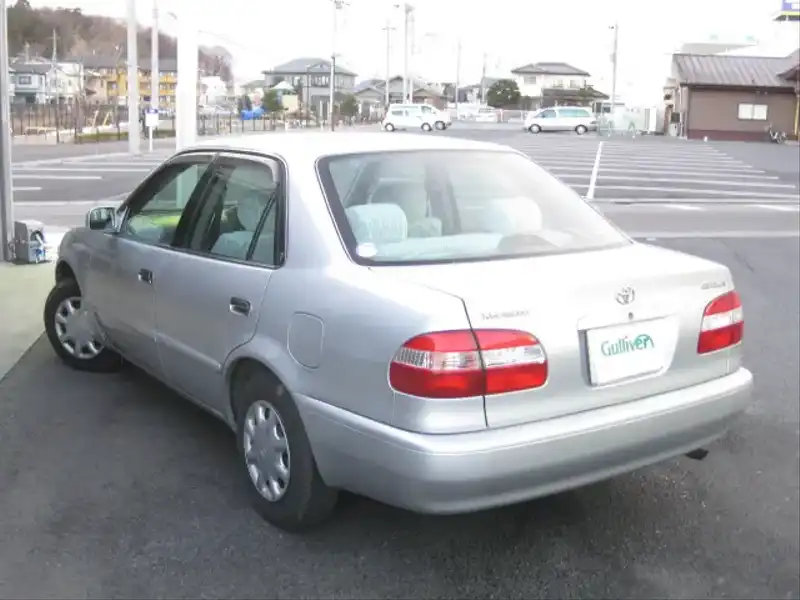 カタログ画像：カローラ（COROLLA） ＳＥサルーン リヴィエール 2000年5月 GF-AE110 1500cc 燃費17.6km / l  バック