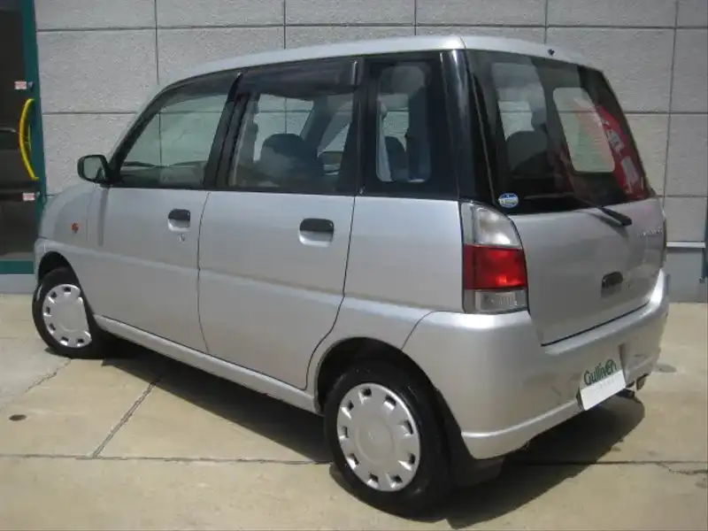 カタログ画像：プレオ（PLEO） Ｌ 2001年10月 TA-RA2 660cc プラチナシルバー・メタリック 燃費18.0km / l  バック