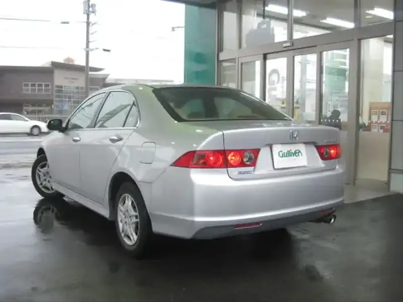 カタログ画像：アコード（ACCORD） ２０ＥＬ 2005年11月 DBA-CL7 2000cc アラバスターシルバー・メタリック 燃費13.8km / l  バック