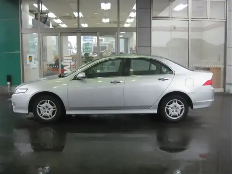 カタログ画像：アコード（ACCORD） ２０ＥＬ 2005年11月 DBA-CL7 2000cc アラバスターシルバー・メタリック 燃費13.8km / l  外装