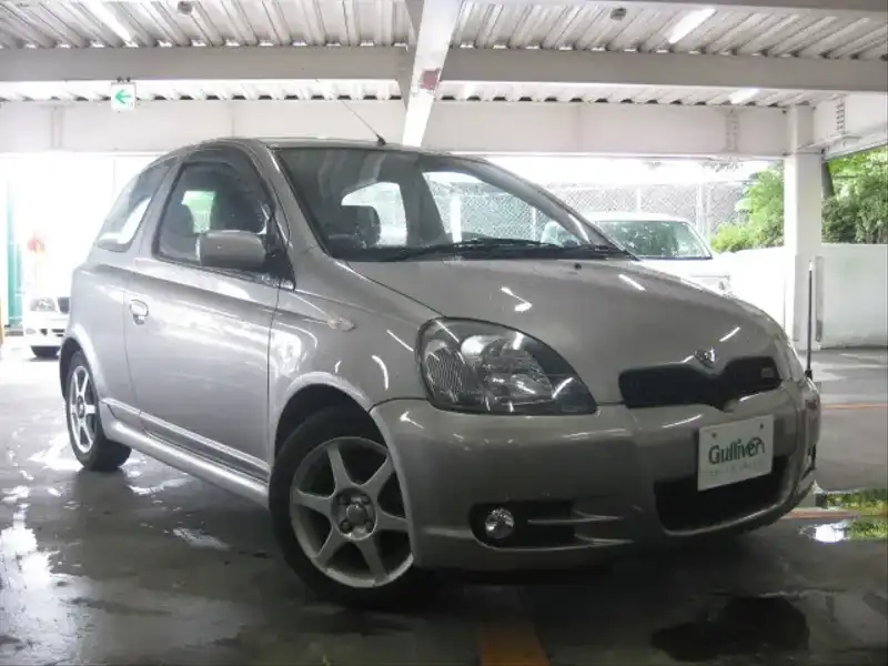 カタログ画像：ヴィッツ（VITZ） ＲＳ 2001年12月 TA-NCP13 1500cc グレーメタリック 燃費15.2km / l  メイン