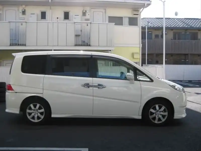 カタログ画像：ステップワゴン（STEPWAGON） Ｇ ＬＳパッケージ 2005年5月 DBA-RG1 2000cc プレミアムホワイト・パール 燃費12.2km / l  外装