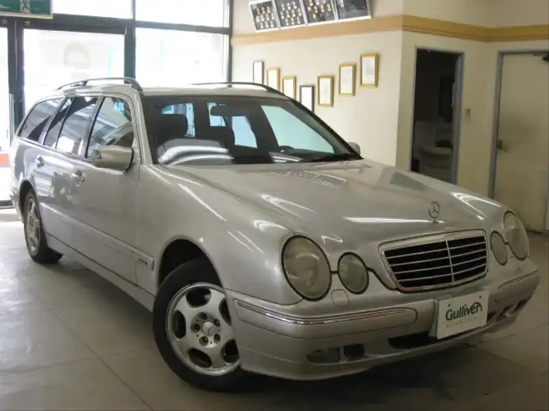 カタログ画像：Ｅクラスステーションワゴン（E-CLASS STATIONWAGON） Ｅ３２０ ４マチック ステーションワゴン アバンギャルド 1998年8月 GF-210282 3200cc ブリリアントシルバー 燃費8.2km / l  メイン（その他）