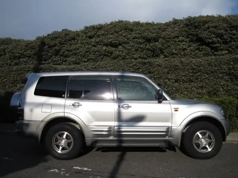 カタログ画像：パジェロ（PAJERO） ロング スーパーエクシード ＭＭＣＳレス仕様 2000年8月 KH-V78W 3200cc サテライトシルバー／クイーンズシルバー 外装