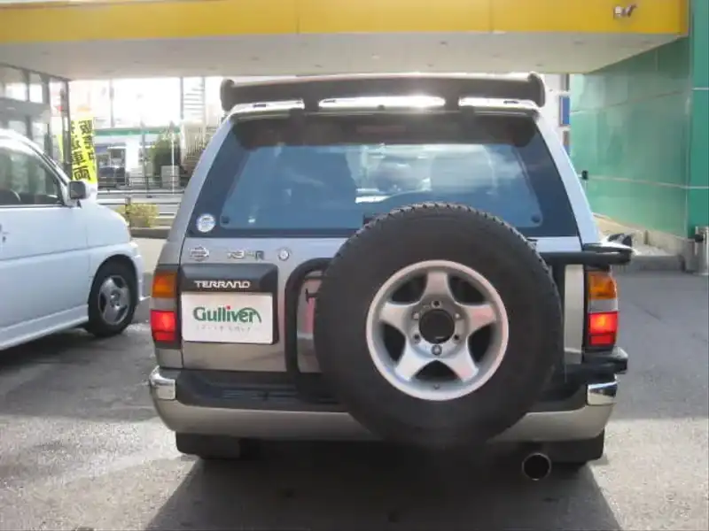 カタログ画像：テラノ（TERRANO） ワイドボディ オールモード４×４ Ｒ３ｍ－Ｒ エアロⅡ 1997年6月 E-LR50 3300cc ソニックシルバー（Ｍ） 燃費7.2km / l  バック