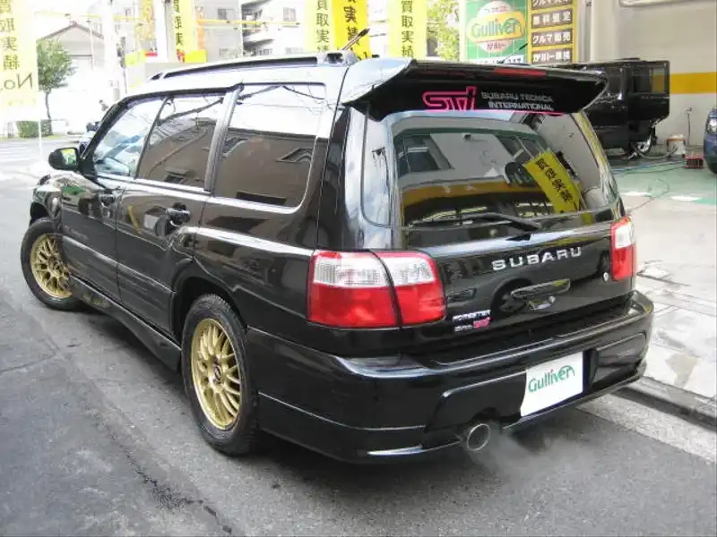 カタログ画像：フォレスター（FORESTER） Ｓ／ｔｂ 2000年12月 GF-SF5 2000cc ブラックマイカ 燃費11.6km / l  バック