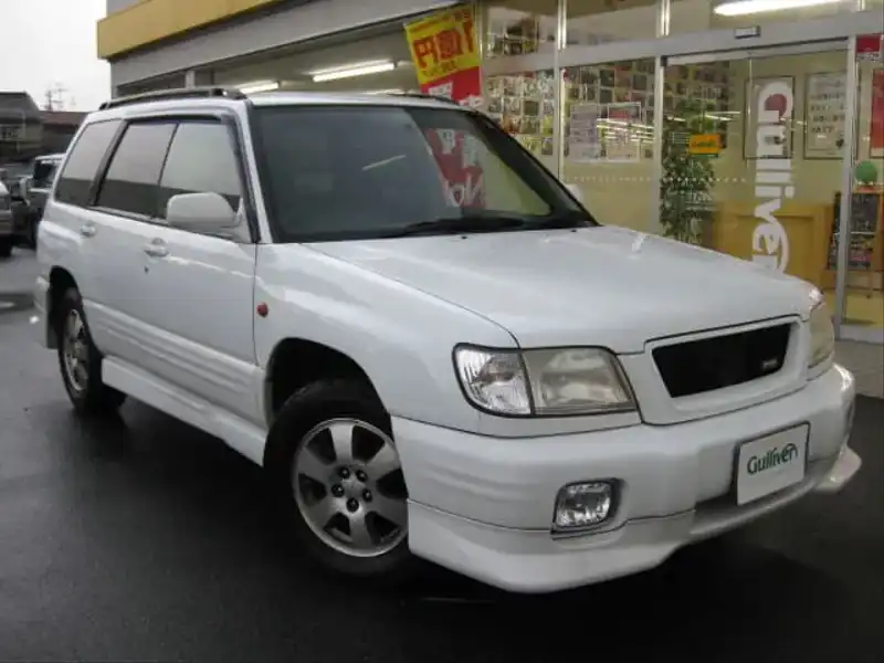 カタログ画像：フォレスター（FORESTER） Ｓ／２０ 2000年1月 GF-SF5 2000cc ピュアホワイト 燃費12.6km / l  メイン