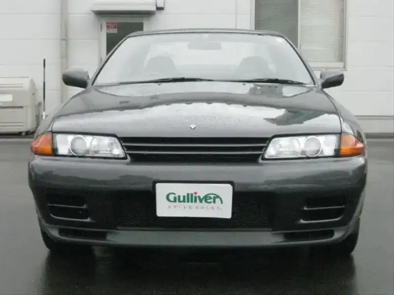 カタログ画像：スカイライン（SKYLINE） ＧＴ－Ｒニスモ 1990年2月 E-BNR32 2600cc ガングレーメタリック フロント